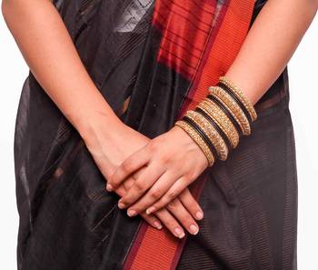 Traditional Black Kundan Work For Both Hands 3