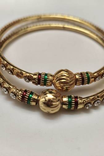  Reeti Fashions Metal Gold-plated with Diamond Bangle Set