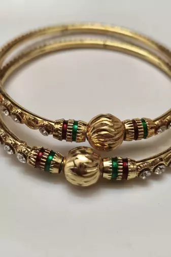  Reeti Fashions Metal Gold-plated with Diamond Bangle Set