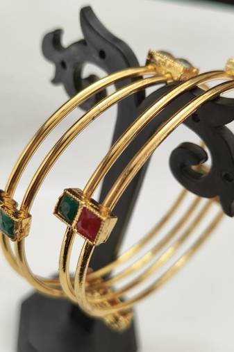 Reeti Fashions Metal Multi Stone Gold Plated Bangle Set