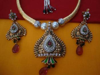 Balika Vadhu Hansli Necklace Set 1