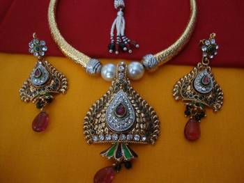 Balika Vadhu Hansli Necklace Set 2