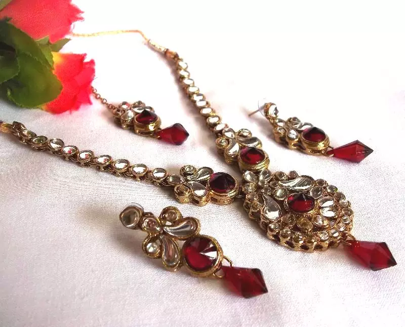 Maroon drop Kundan Necklace Set