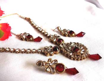 Maroon drop Kundan Necklace Set 3