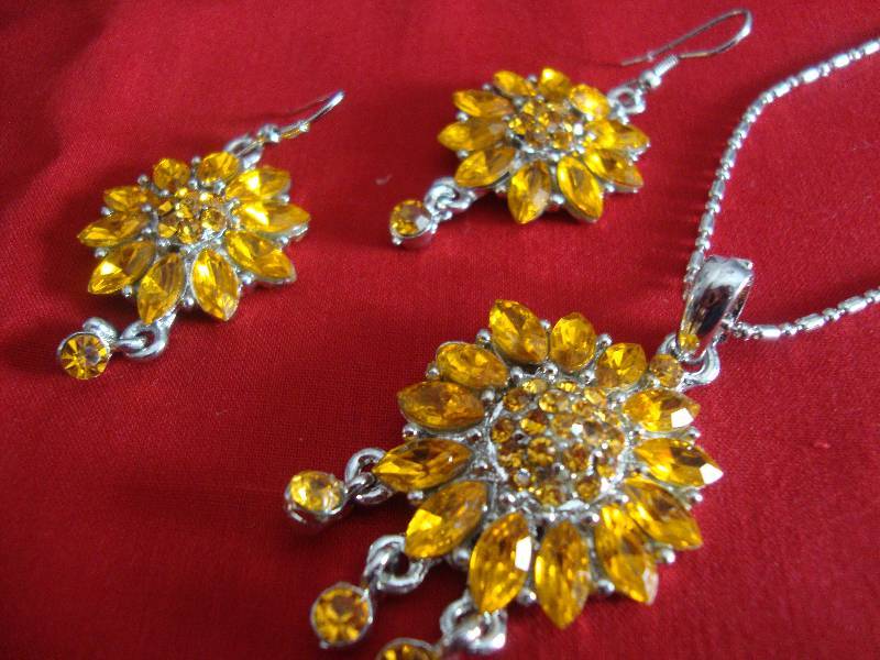 Sunflower Necklace SHRIJI POOJA 20094