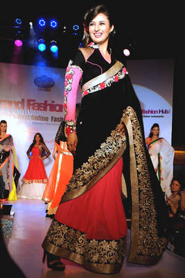 Pink Black Bollywood Sleeve saree 1