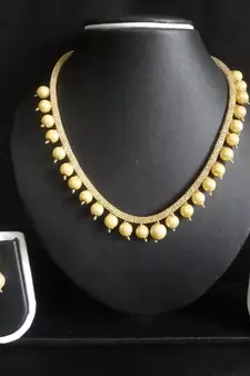 Reeti Fashions Elegant Gold Plated Drop Pearl Necklace with Earrings