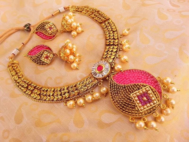 Amazing Multi-color Antique Necklace set