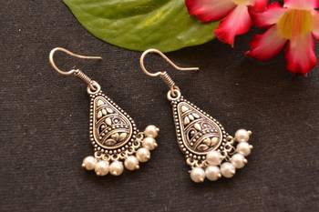 Designer engraved oxidized stud 1