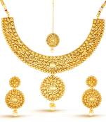 Exotic Design Gold Finishing Necklace Set With Maang Tikka