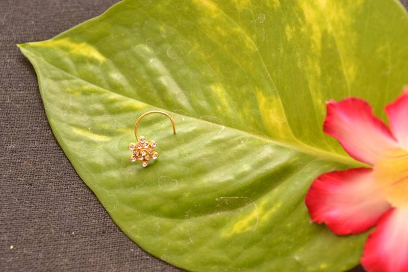 Diamond Studed Pretty Nose Pin