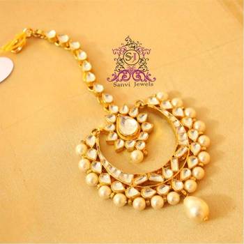 Pear Shaped Kundan & Pearl Maang Tikka 1
