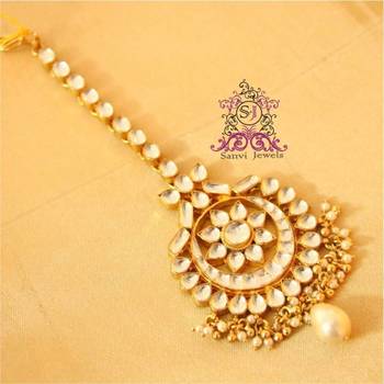 Kundan Flower Pearl Maang Tikka 1