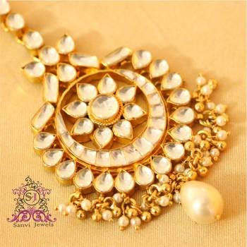 Kundan Flower Pearl Maang Tikka 2