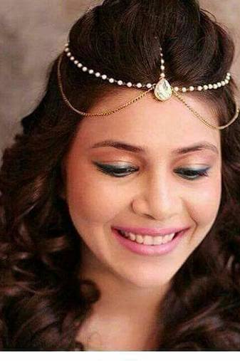 Kundun Stone Chained Maang Tikka