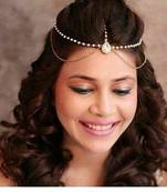 Kundun Stone Chained Maang Tikka