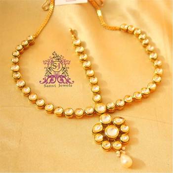 Pearl Kundan Meenakari Maathapatti 1