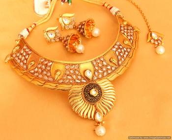 Antique Gold Look Polki Choker Necklace Set 1