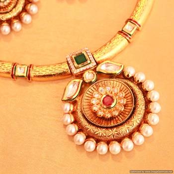 Multicolour Kundan  And  Pearl Antique Necklace Set 2