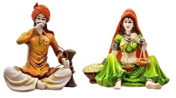 Polyresine Couple Drinking Hukka  and  Weighing Scale 1