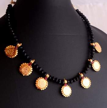 Black crystal necklaces - Radhas 