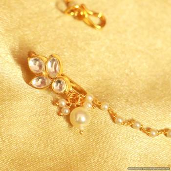 Kundan & Pearl Leaf Pattern Marathi Nose Ring 2