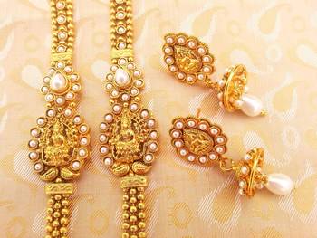 Mesmerizing White Kemp Laxmi Layer Temple Jewellery 2