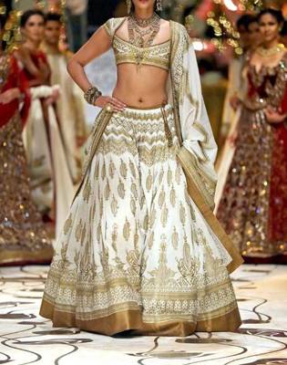 Sonam Kapoor Off White & Gold Classy Lehenga 1