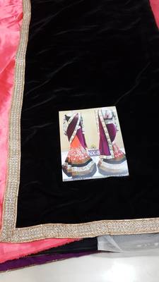 Purple Embroidered Velvet Saree With Blouse 8