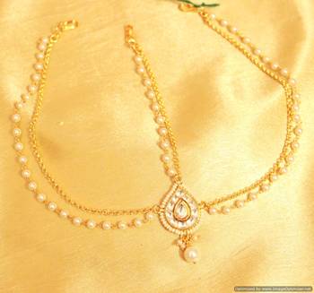 Kundan & Pearl Gold Look Multiple Strings Maang Tikka 1