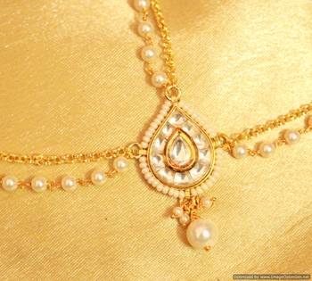 Kundan & Pearl Gold Look Multiple Strings Maang Tikka 2