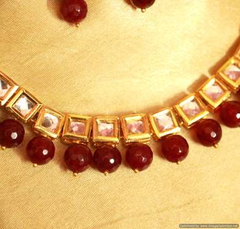 Red Onyx Kundan Single Line Necklace Set 3