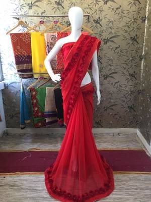 Red Woven Georgette Saree With Blouse 5