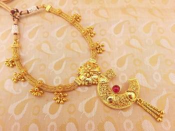Lovely pink Kemp Necklace with Gold Clusters 2