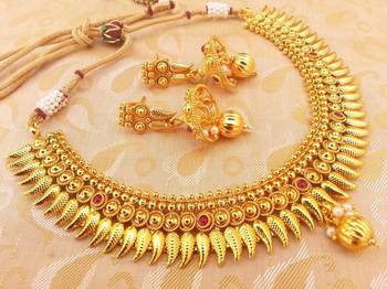 Amazing Pink Kemp Metallic Necklace set 1