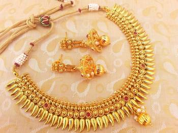 Amazing Pink Kemp Metallic Necklace set 2