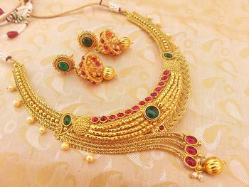 Marvellous Multicolor Kemp Necklace Set with Antique Design 2