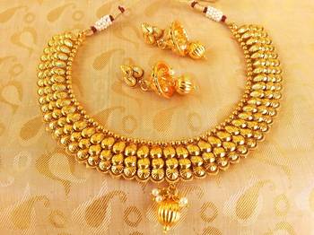 Royal antique metallic deisgner necklace set with jhumkas 2