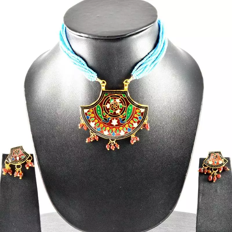Sizzling  Necklace With Earing