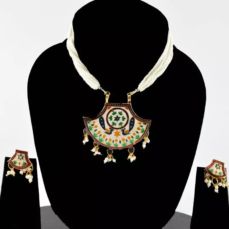 Dazzling Necklace With Earing