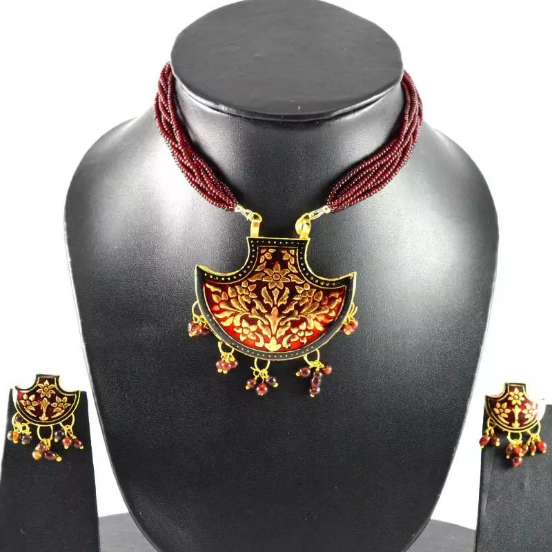 Trendy necklace with earing