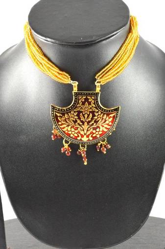 Sizzling necklace with earing