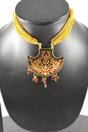 Sizzling necklace with earing