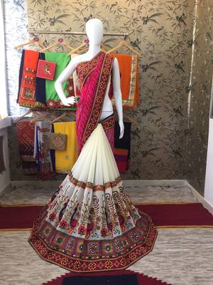 Pink Embroidered Georgette Saree With Blouse 2