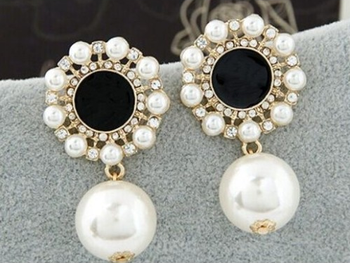 Ethnic Pearl Drop Earrings 1