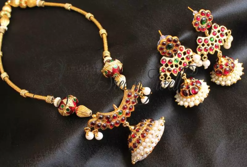 Beautiful Handmade Kemp Green Necklace Set With Jhumka Pendant