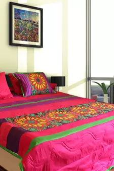 Vibrant Flower King Size 5 Pcs Quilted Bedspread