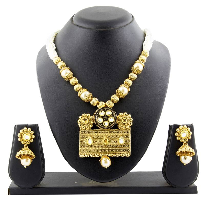 Gold yellow gold pearl necklace sets