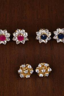 Gold cubic zirconia studs
