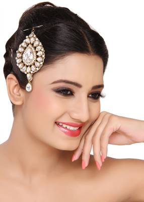 Stylish Pan Shape Designer Pasa Kundan Work With Gold Finishing 1
